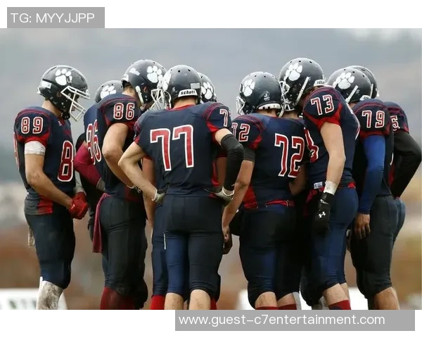 时尚与运动的完美结合足球俱乐部外套让你在场上场下都能尽显风采